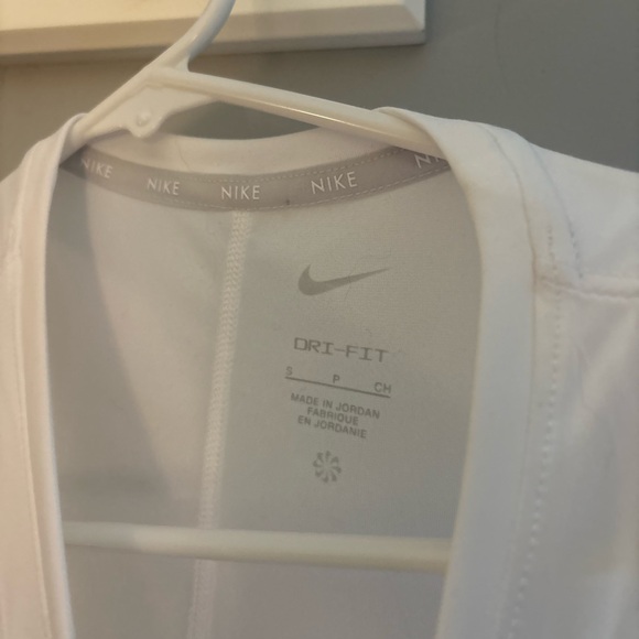 NWT White Nike Tank Top - Picture 3 of 4